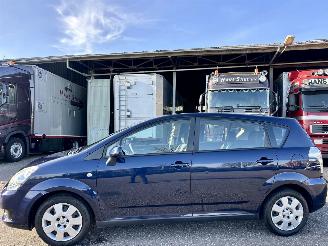 Damaged car Toyota Corolla-verso 1.6 VVT-i 110pk Terra - 197dkm nap - airco - cruise contr - pdc - elektr spiegels + ramen voor - all season 2009/2