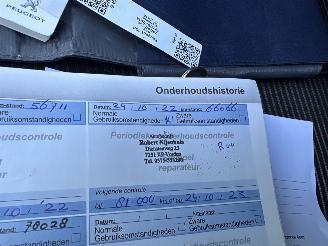 Peugeot 108 1.0 e-VTi 69pk Première CabrioTop - nap - camera - keyless entry + start - elektr dak - clima - cruise - carplay picture 61