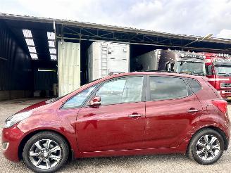 Vaurioauto  passenger cars Hyundai Ix20 1.6i 125pk automaat Premium - nap - pano - 2015/8