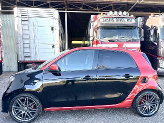 Damaged car Smart Forfour 1.0 Turbo 90pk P. Brabus - pano - nap - 2016/9