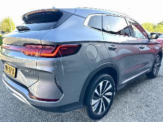 BYD Seal U 1.5 DM-i Plug-In Hybrid 180pk aut FWD Boost - pano - nap - head up - stuurverw - stoelkoeling - infinity - 360cam - 1e eig picture 5