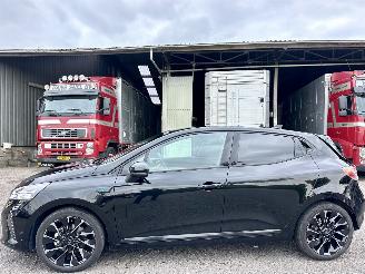 krockskadad bil auto Renault Clio 1.6 E-Tech Full Hybrid 145 esprit Alpine 2025/1