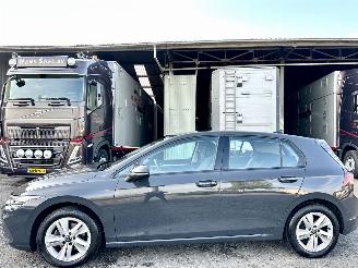 Schadeauto Volkswagen Golf 1.0 TSI 110pk 6-bak Life Edition 2021/1