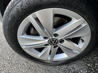 Volkswagen Golf 1.0 TSI 110pk 6-bak Life Edition 5drs - nap - virtual - carplay - front + line assist - sfeerverl - pdc v+a picture 70