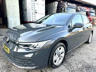 Volkswagen Golf 1.0 TSI 110pk 6-bak Life Edition 5drs - nap - virtual - carplay - front + line assist - sfeerverl - pdc v+a picture 2