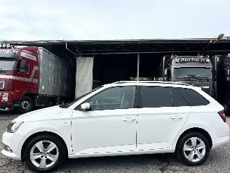krockskadad bil auto Skoda Fabia 1.0 TSI 95pk Clever - org nl - front assist - pdc - airco - cruise - navi - privacy glass - rijdbaar 2018/6