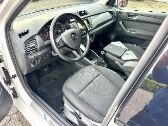 Skoda Fabia 1.0 TSI 95pk Clever - org nl - front assist - pdc - airco - cruise - navi - privacy glass - rijdbaar picture 22