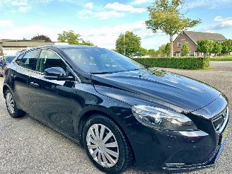Volvo V-40 Gereserveerd 1.6 T4 179pk aut Summum - xenon - navi - camera - keyless - front + line + side assist picture 4