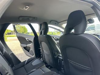Volvo V-40 Gereserveerd 1.6 T4 179pk aut Summum - xenon - navi - camera - keyless - front + line + side assist picture 64
