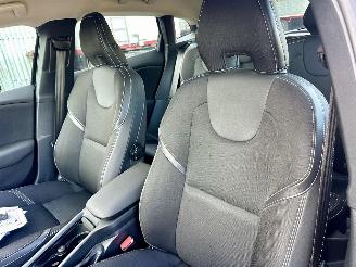 Volvo V-40 Gereserveerd 1.6 T4 179pk aut Summum - xenon - navi - camera - keyless - front + line + side assist picture 56