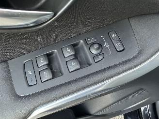 Volvo V-40 Gereserveerd 1.6 T4 179pk aut Summum - xenon - navi - camera - keyless - front + line + side assist picture 52