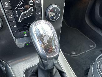 Volvo V-40 Gereserveerd 1.6 T4 179pk aut Summum - xenon - navi - camera - keyless - front + line + side assist picture 49