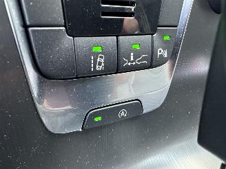 Volvo V-40 Gereserveerd 1.6 T4 179pk aut Summum - xenon - navi - camera - keyless - front + line + side assist picture 19