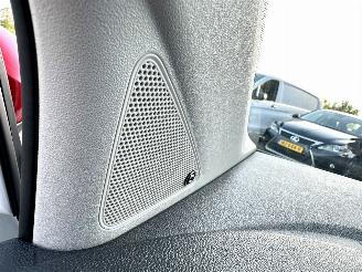 Volkswagen Up! 1.0i 65pk beats 5drs - nap - line assist - clima - cruise - pdc - privacy glass - subwoofer - licht + regensens picture 25