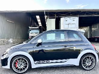 krockskadad bil auto Fiat 500 Abarth 695 Competizione 70th Anniversario automaat + F1 - xenon - carbon - clima - pdc - diefstalschade 2021/12