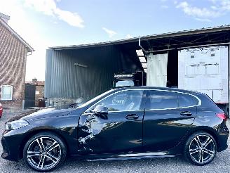 uszkodzony samochody osobowe BMW 1-serie 118i 140pk aut High Exe M-Sport Ed 2020/6