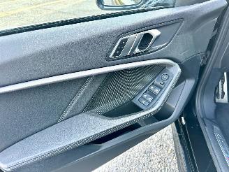 BMW 1-serie 118i 140pk aut High Exe M-Sport Ed - 73dkm nap - sfeerverl - navi - leer - virtual - carplay - front + line assist picture 61