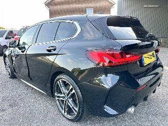 BMW 1-serie 118i 140pk aut High Exe M-Sport Ed - 73dkm nap - sfeerverl - navi - leer - virtual - carplay - front + line assist picture 7