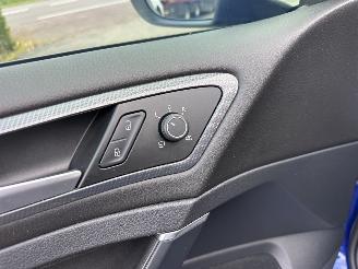 Volkswagen Golf 1.5 TSI is 150pk aut + f1 R-Line 5drs - pano - virtual - 19 inch - keyless - front + line assist - carplay - kameleon tint picture 55