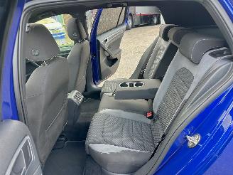 Volkswagen Golf 1.5 TSI is 150pk aut + f1 R-Line 5drs - pano - virtual - 19 inch - keyless - front + line assist - carplay - kameleon tint picture 70