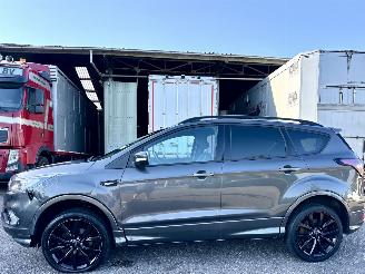 Avarii autoturisme Ford Kuga 1.5 EcoB Turbo 150pk ST-Line 2017/9