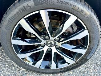Volvo V-40 1.5 T3 152pk Aut + f1 Dynamic Ed - nap - pano - leer - stoelverw - navi - cam - keyless - harman/kardon picture 73