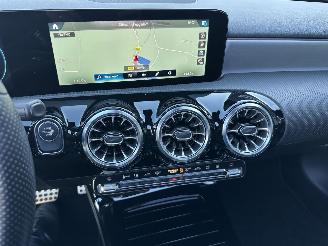 Mercedes A-klasse 250e aut + f1 AMG Bus Sol Limited - nap - pano - 1e eig - widescreen - sfeerverl - cam - front + line assist - keyless picture 18