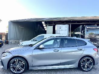Voiture accidenté BMW 1-serie 118i High Exe M-Sport Pro 2022/5