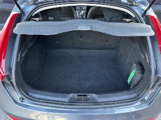 Volvo V-40 1.6 D2 114pk 6-bak Momentum - navi - camera - velgen - sfeerverl - getint glas - pdc - rijdbaar picture 60