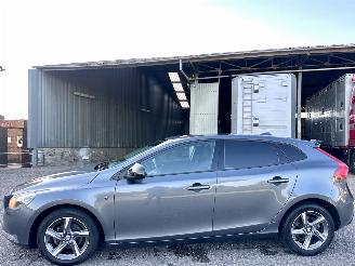 krockskadad bil auto Volvo V-40 1.6 D2 114pk 2013/6