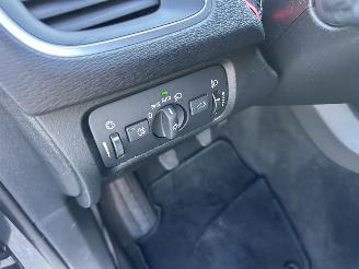 Volvo V-40 1.6 D2 114pk 6-bak Momentum - navi - camera - velgen - sfeerverl - getint glas - pdc - rijdbaar picture 36