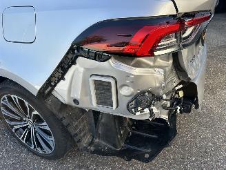 Toyota Corolla 1.8 Hybrid 148pk aut first edition sedan - navi - camera - stuurverw - keyless - front + line + side assist picture 12