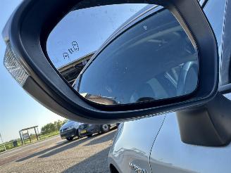 Toyota Corolla 1.8 Hybrid 148pk aut first edition sedan - navi - camera - stuurverw - keyless - front + line + side assist picture 7