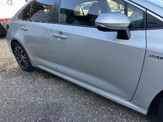 Toyota Corolla 1.8 Hybrid 148pk aut first edition sedan - navi - camera - stuurverw - keyless - front + line + side assist picture 95