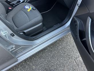 Toyota Corolla 1.8 Hybrid 148pk aut first edition sedan - navi - camera - stuurverw - keyless - front + line + side assist picture 43