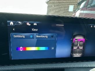 Mercedes A-klasse 250e aut + F1 AMG Star Ed Limited - pano - nap - 1e eig - sfeerverl - navi - camera - keyless - widescreen picture 29