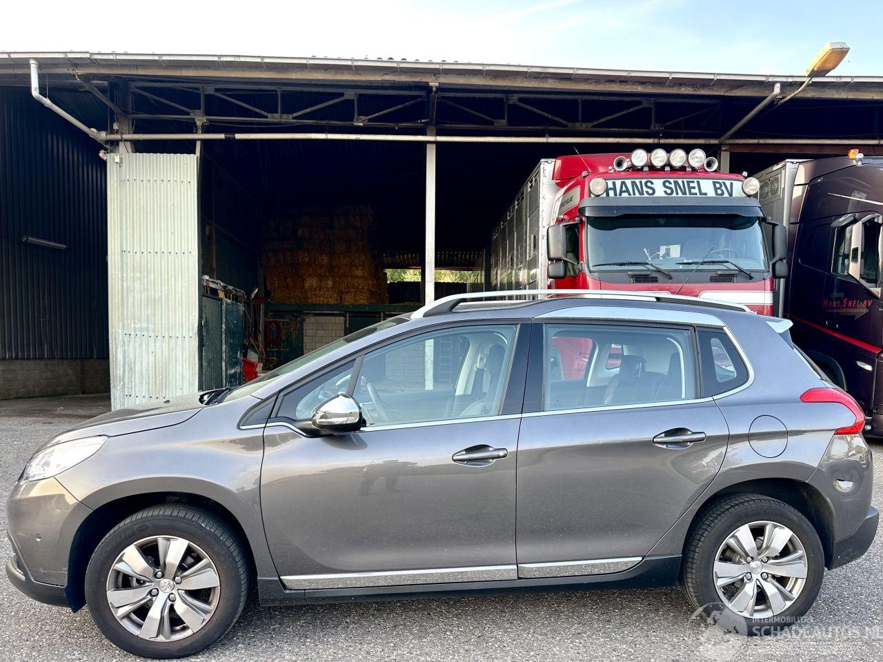 Peugeot 2008 gereserveerd 1.2 PureTech 82pk aut + f1 Allure - 33dkm nap - 1e eig - navi - pdc v+a - lmv - clima + cruise contr