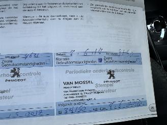 Peugeot 2008 gereserveerd 1.2 PureTech 82pk aut + f1 Allure - 33dkm nap - 1e eig - navi - pdc v+a - lmv - clima + cruise contr picture 32