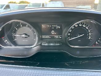 Peugeot 2008 gereserveerd 1.2 PureTech 82pk aut + f1 Allure - 33dkm nap - 1e eig - navi - pdc v+a - lmv - clima + cruise contr picture 17