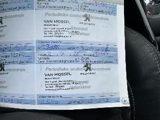 Peugeot 2008 gereserveerd 1.2 PureTech 82pk aut + f1 Allure - 33dkm nap - 1e eig - navi - pdc v+a - lmv - clima + cruise contr picture 26
