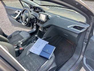 Peugeot 2008 gereserveerd 1.2 PureTech 82pk aut + f1 Allure - 33dkm nap - 1e eig - navi - pdc v+a - lmv - clima + cruise contr picture 21