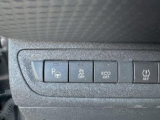 Peugeot 2008 gereserveerd 1.2 PureTech 82pk aut + f1 Allure - 33dkm nap - 1e eig - navi - pdc v+a - lmv - clima + cruise contr picture 44
