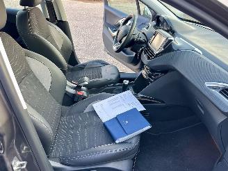 Peugeot 2008 gereserveerd 1.2 PureTech 82pk aut + f1 Allure - 33dkm nap - 1e eig - navi - pdc v+a - lmv - clima + cruise contr picture 51