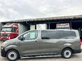damaged passenger cars Opel Vivaro E Combi 75kWh 136pk aut 9-Pers lang - nap - 2021/6