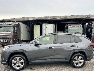 Vaurioauto  passenger cars Toyota Rav-4 2.5 Hybrid 178pk Business Intro 2019/11
