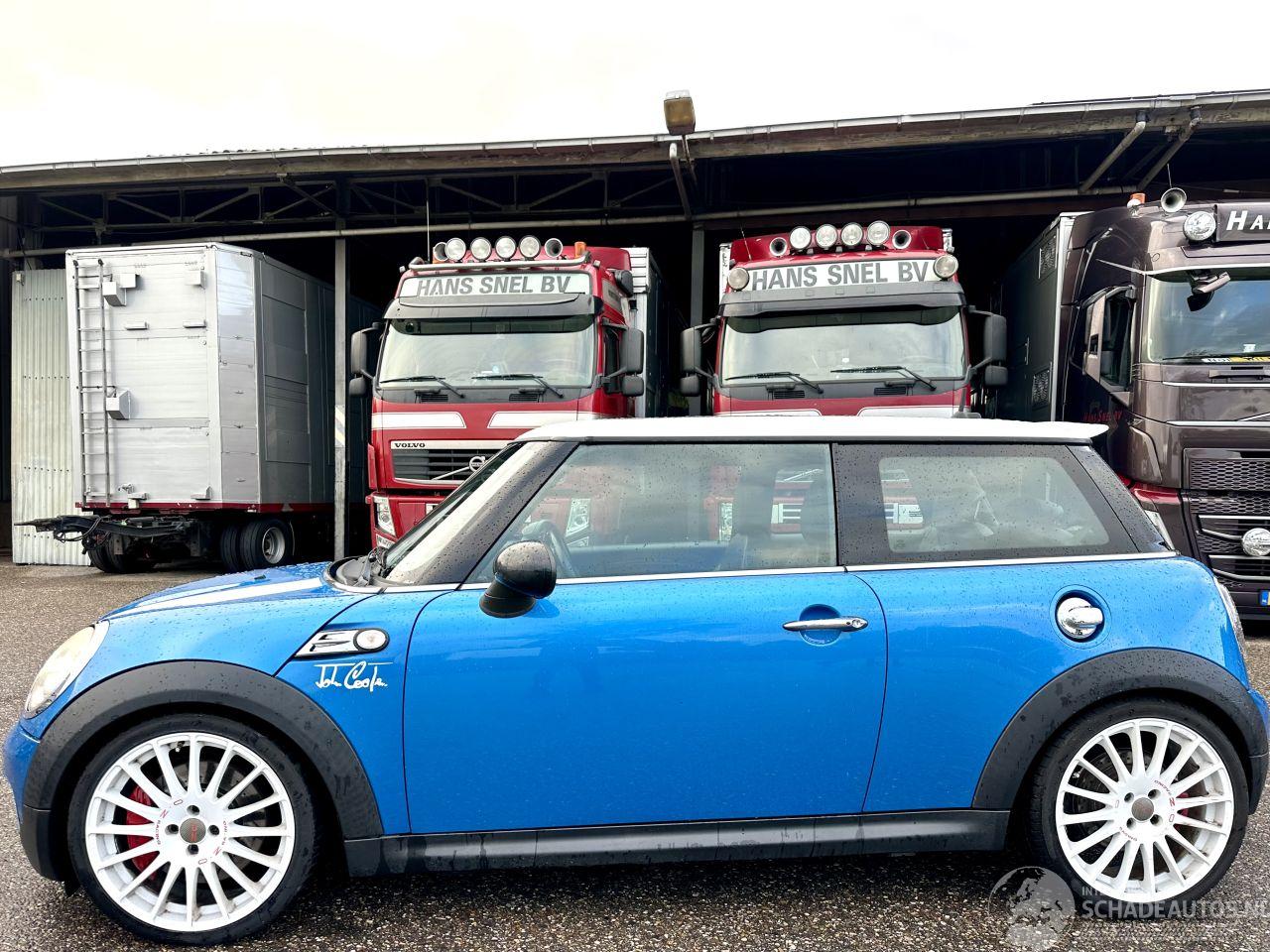 Mini Cooper S 1.6 John Cooper Works Chili 211pk 6-bak - panorama - leer - oz racing - harman/kardon - clima