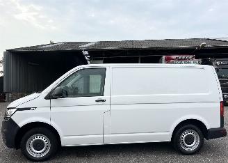 krockskadad bil bedrijf Volkswagen Transporter 2.0 TDI 150pk dsg aut L1/H1 Highl - nap - 1e eig - navi - carplay - airco - cruise - front assist - acc - pdc 2020/11