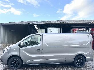 krockskadad bil bedrijf Renault Trafic 1.6 dCi 145pk T29 L2/H1 Comfort Energy 3Pers - navi - camera - keyless - lmv - pdc - alarm - trekh 2019/6