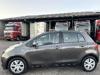 Voiture accidenté Toyota Yaris 1.3 VVT-I 87pk Sol MMT Automaat 5drs - navi - airco - lmv - 80dkm - elektr ramen voor - elektr spiegels 2008/10