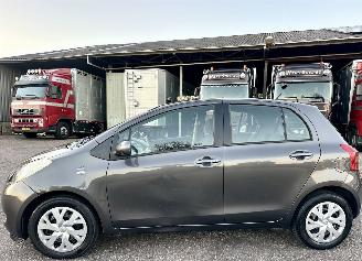škoda osobní automobily Toyota Yaris 1.3 VVT-I 87pk Sol MMT Automaat 5drs - navi - airco - lmv - 80dkm - elektr ramen voor - elektr spiegels 2008/10